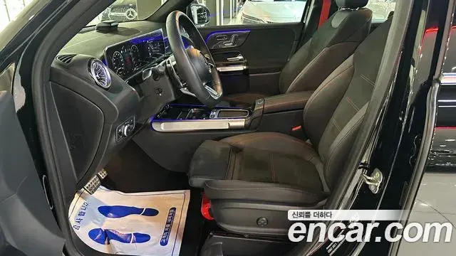 Mercedes-Benz GLB-Class 2025 — Фото 9/20