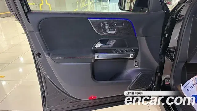 Mercedes-Benz GLB-Class 2025 — Фото 12/20