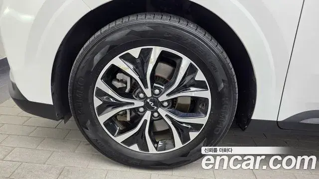 Kia Carnival 2022 — Фото 5/20