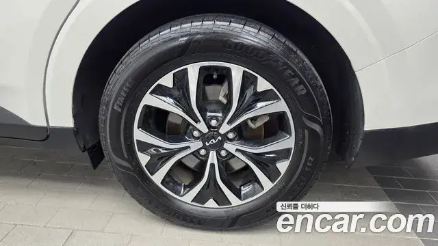 Kia Carnival 2022 — Photo 11/32