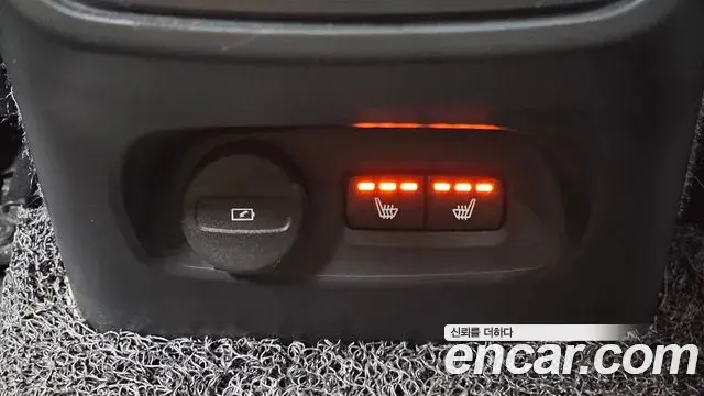 Volvo XC40 2020 — Şəkil 15/33