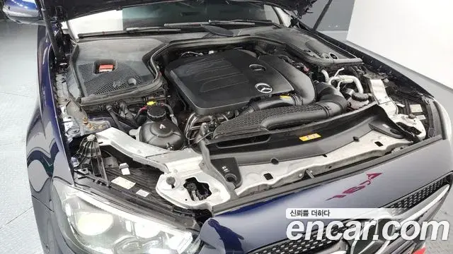 Mercedes-Benz E-Class 2021 — Photo 30/36