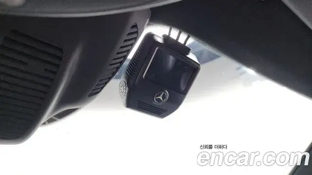 Mercedes-Benz E-Class 2021 — Photo 36/36
