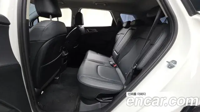 Kia Sportage 2023 — Фото 12/20