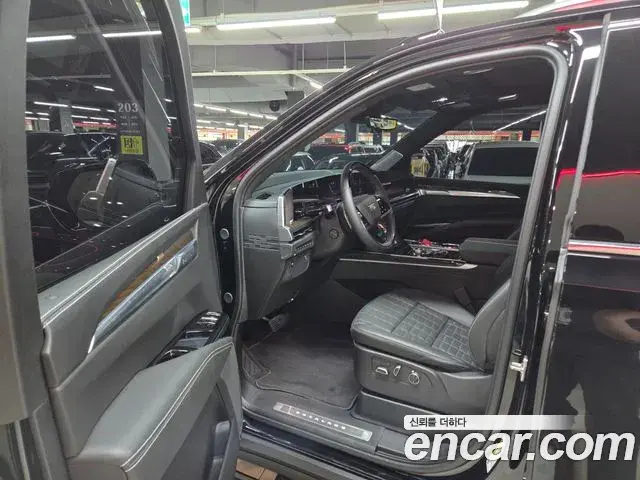 Cadillac Escalade 2025 — ფოტო 10/20