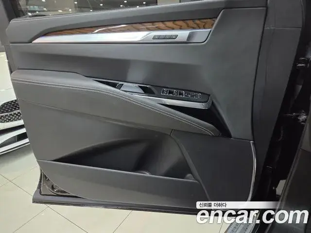 Cadillac Escalade 2025 — ფოტო 3/20