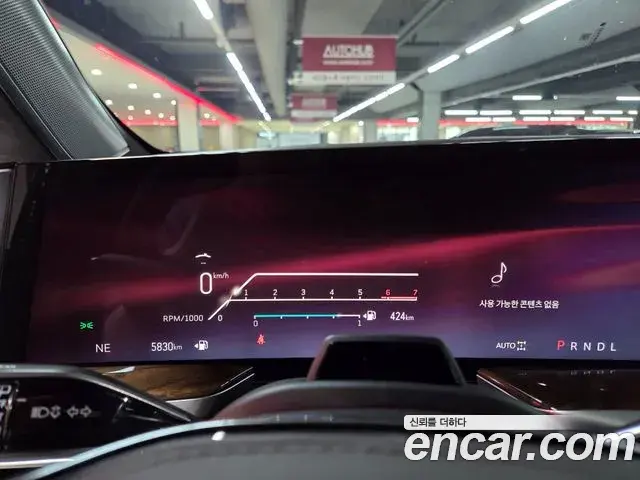 Cadillac Escalade 2025 — ფოტო 18/20