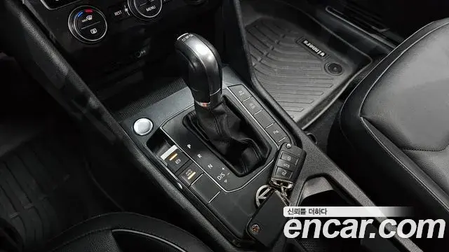 Volkswagen Tiguan 2018 — Şəkil 13/32