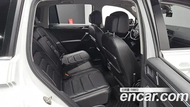 Volkswagen Tiguan 2018 — Şəkil 7/32