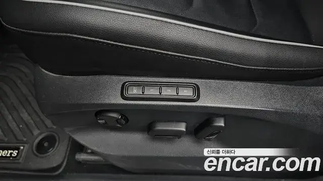 Volkswagen Tiguan 2018 — Şəkil 23/32