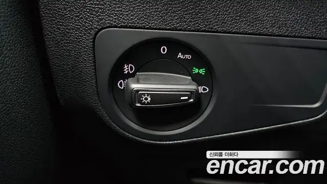 Volkswagen Tiguan 2018 — Şəkil 10/32