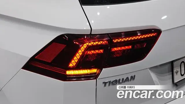 Volkswagen Tiguan 2018 — Şəkil 4/32