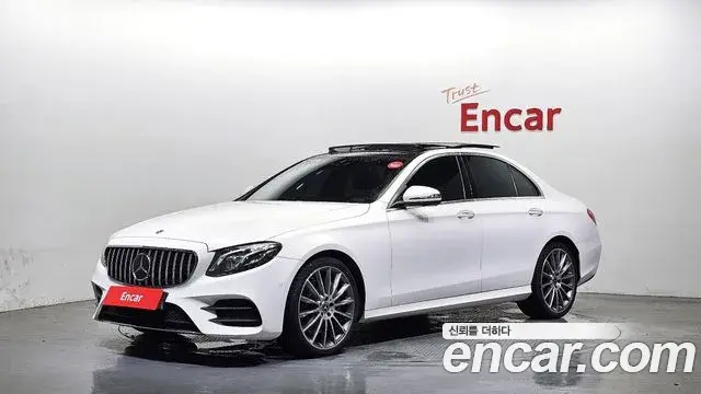 Mercedes-Benz E-Class 2020 — Photo 9/37