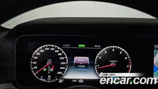 Mercedes-Benz E-Class 2020 — Photo 21/37