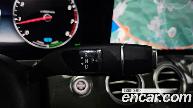 Mercedes-Benz E-Class 2020 — Photo 27/37