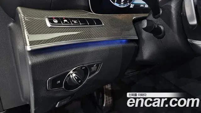 Mercedes-Benz E-Class 2020 — Photo 6/37