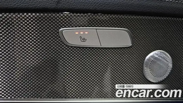 Mercedes-Benz E-Class 2020 — Photo 30/37
