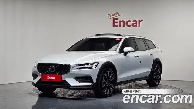 Volvo V60 Cross Country 2024 — Şəkil 4/36