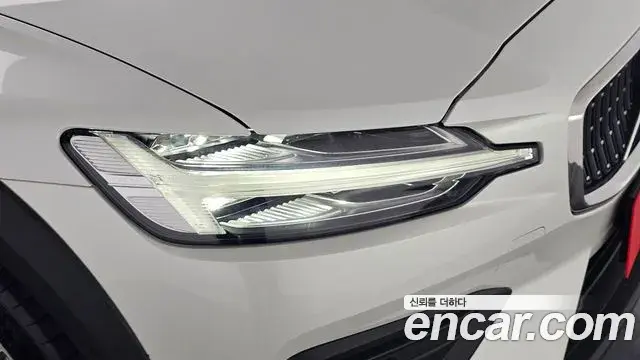 Volvo V60 Cross Country 2024 — Şəkil 5/36