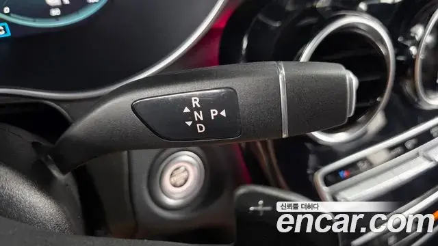 Mercedes-Benz GLC-Class 2021 — Şəkil 11/34