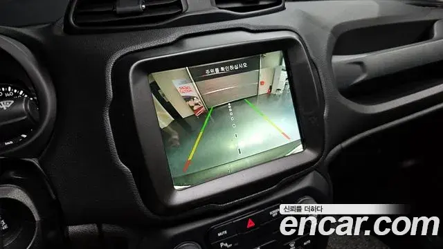 Jeep Renegade 2021 — Фото 15/20