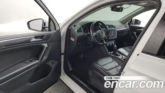 Volkswagen Tiguan 2019 — ფოტო 13/36