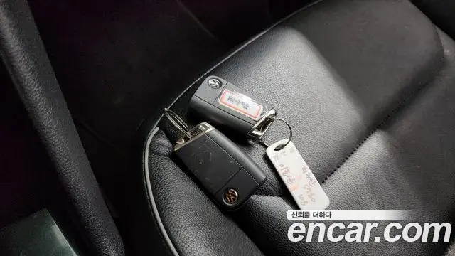 Volkswagen Tiguan 2019 — ფოტო 23/36