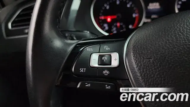 Volkswagen Tiguan 2019 — ფოტო 2/36