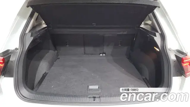 Volkswagen Tiguan 2019 — ფოტო 15/36