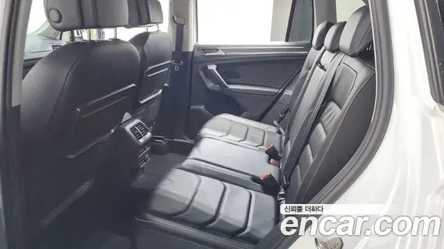 Volkswagen Tiguan 2019 — ფოტო 27/36