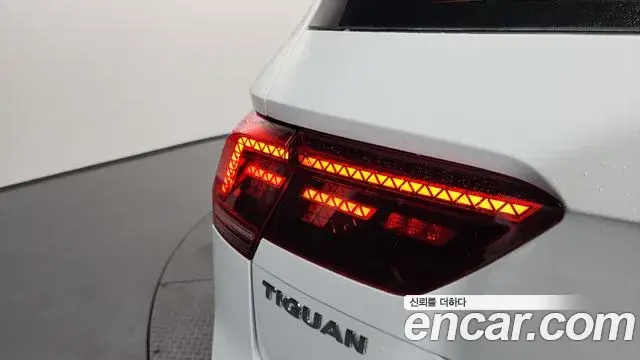 Volkswagen Tiguan 2019 — ფოტო 29/36