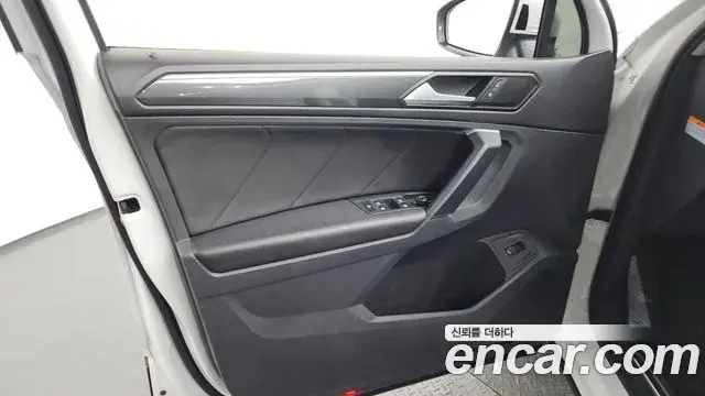 Volkswagen Tiguan 2019 — ფოტო 4/36