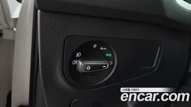 Volkswagen Tiguan 2019 — ფოტო 18/36