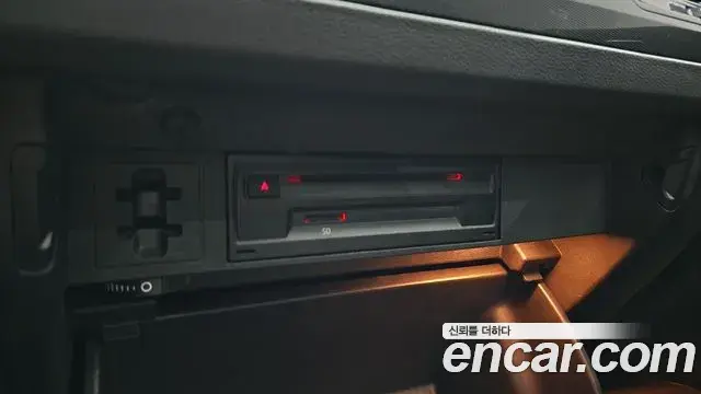 Volkswagen Tiguan 2019 — ფოტო 12/36