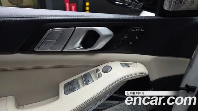 BMW X7 2021 — ფოტო 12/33