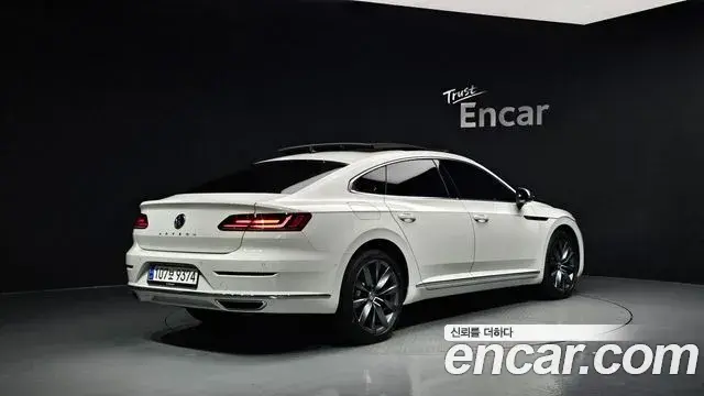 Volkswagen Arteon 2020 — Şəkil 32/33