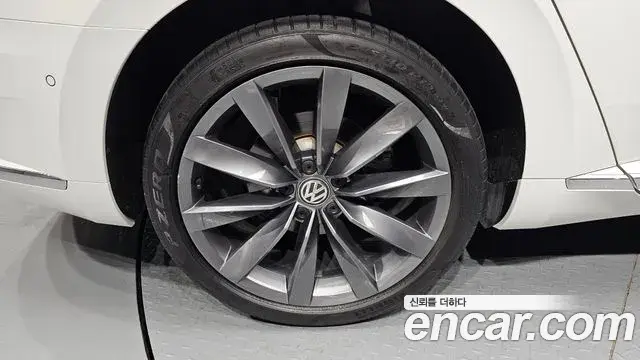 Volkswagen Arteon 2020 — Şəkil 26/33