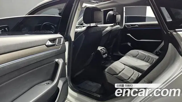 Volkswagen Arteon 2020 — Şəkil 22/33