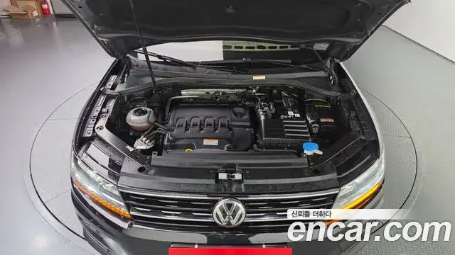 Volkswagen Tiguan 2020 — ფოტო 30/30