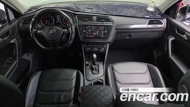 Volkswagen Tiguan 2020 — ფოტო 21/30