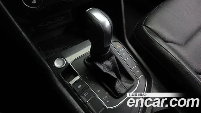 Volkswagen Tiguan 2020 — ფოტო 26/30