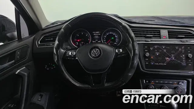 Volkswagen Tiguan 2020 — ფოტო 12/30
