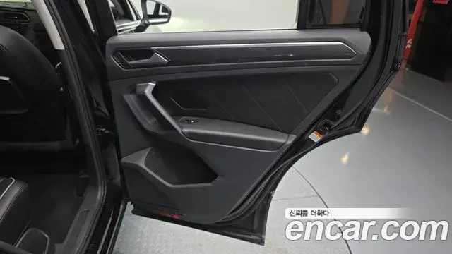 Volkswagen Tiguan 2020 — ფოტო 16/30
