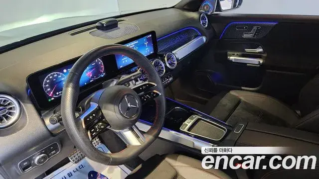 Mercedes-Benz GLB-Class 2025 — Şəkil 16/18