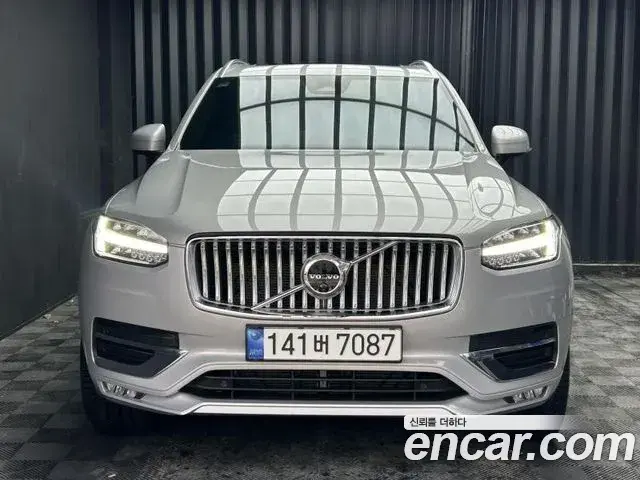 Volvo XC90 2023 — ფოტო 1/19