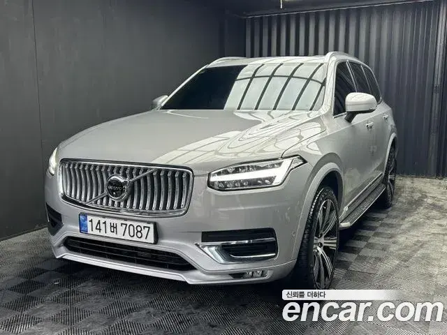 Volvo XC90 2023 — ფოტო 16/19