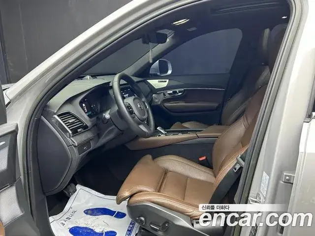 Volvo XC90 2023 — ფოტო 2/19