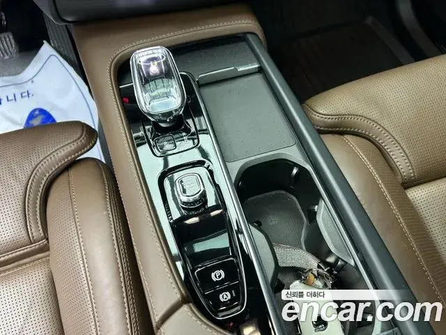 Volvo XC90 2023 — ფოტო 9/19