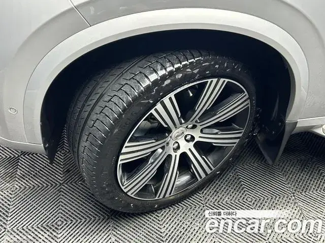 Volvo XC90 2023 — ფოტო 18/19