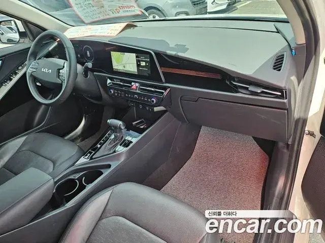 Kia Niro 2022 — Фото 19/20